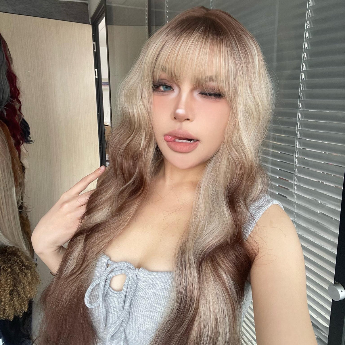 Kacey-DWY 28-Inch Long Wavy Ombre Blonde and Brown Wig with Bangs